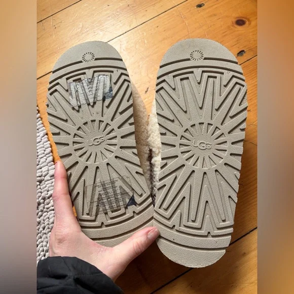 UGG tazz II Cream Sherpa Platform clog slipper in Heritage braid size 7 cozy - Picture 3 of 12